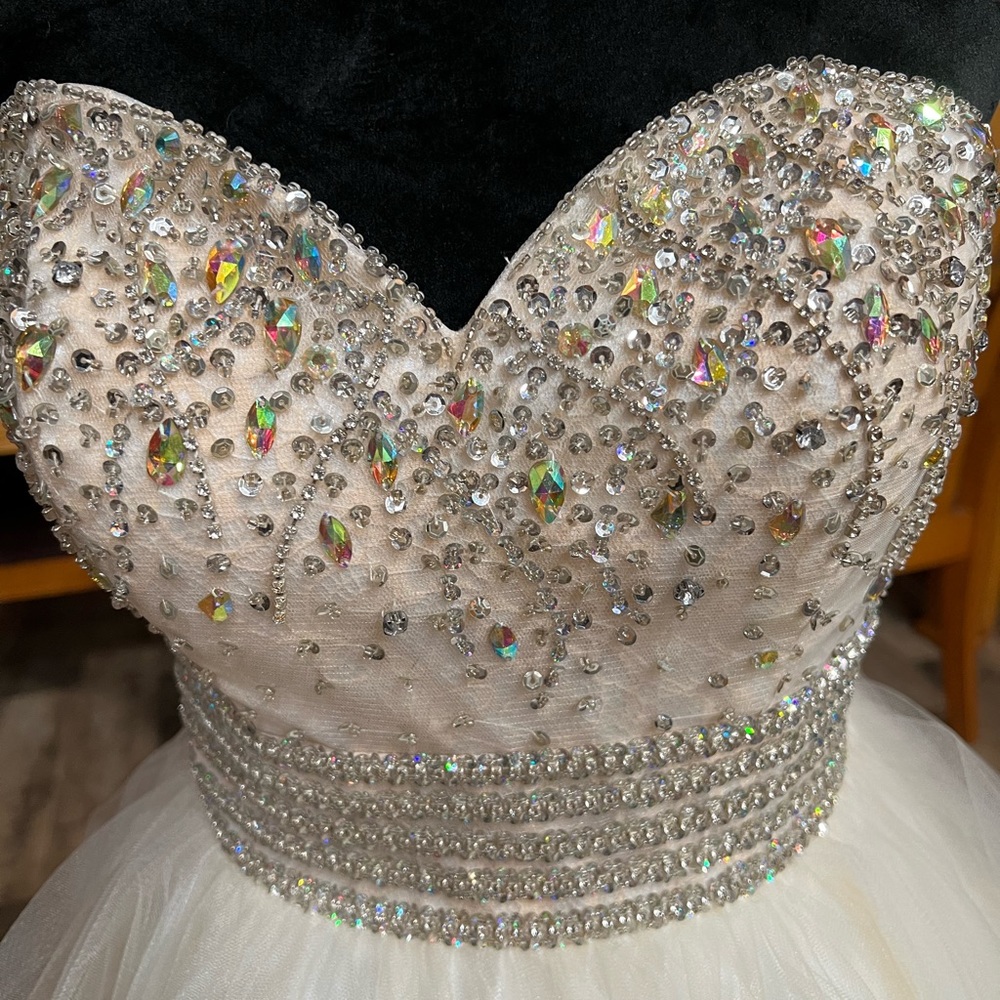 Great conditions Prom dress size 8